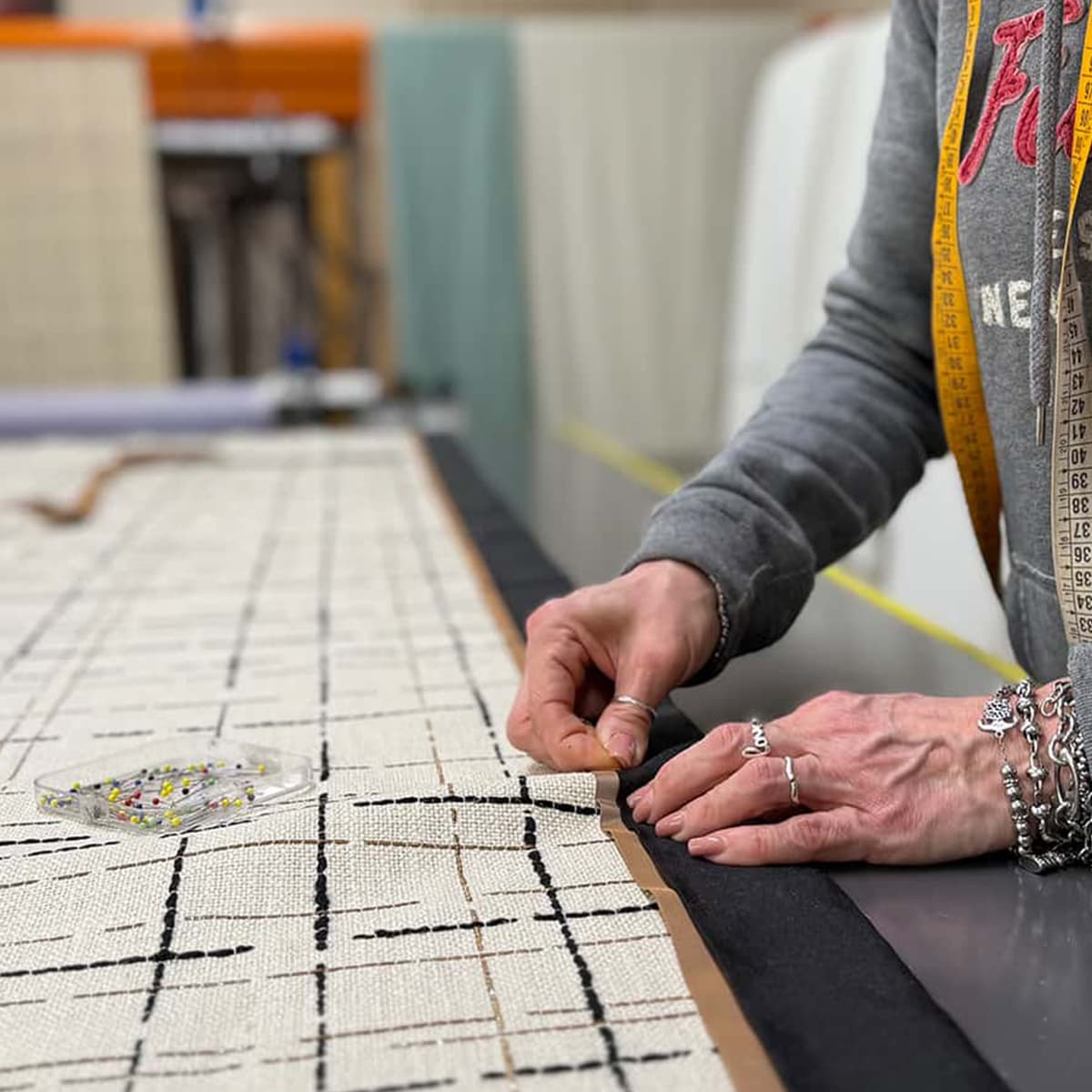 lavorazione sartoriale_tende su misura