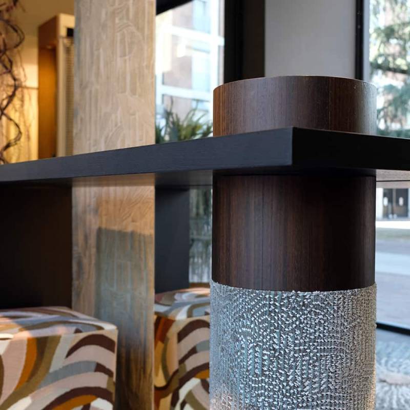 selva_consolle su misura_tessuto zimmer e rhode